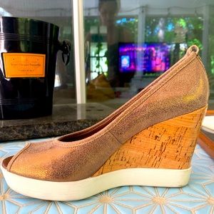 Like new Donald J Pliner Carli wedges with cork heel